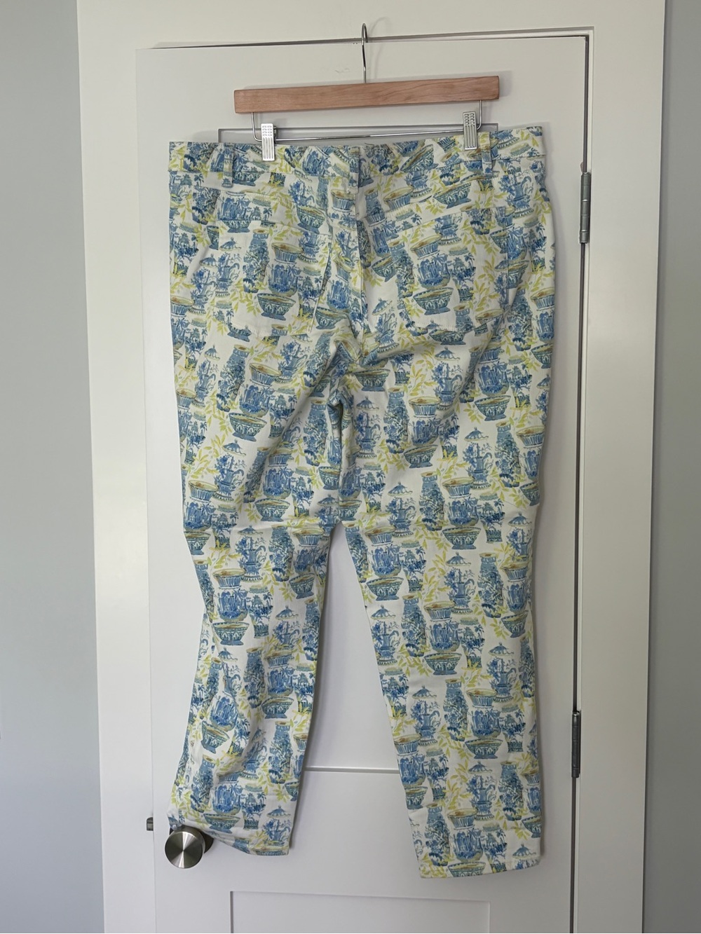 Talbots Slim Ankle Jean. Printed Cotton Casual Pants - Blue and Yellow Toile